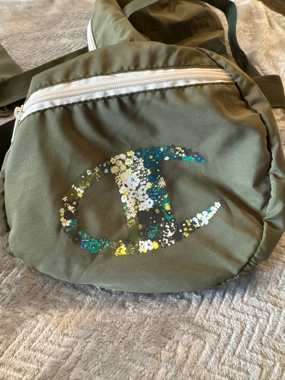 Champion Olive Green Duffel Gym Bag Floral Logo Travel Weekender - Picture 4 of 10